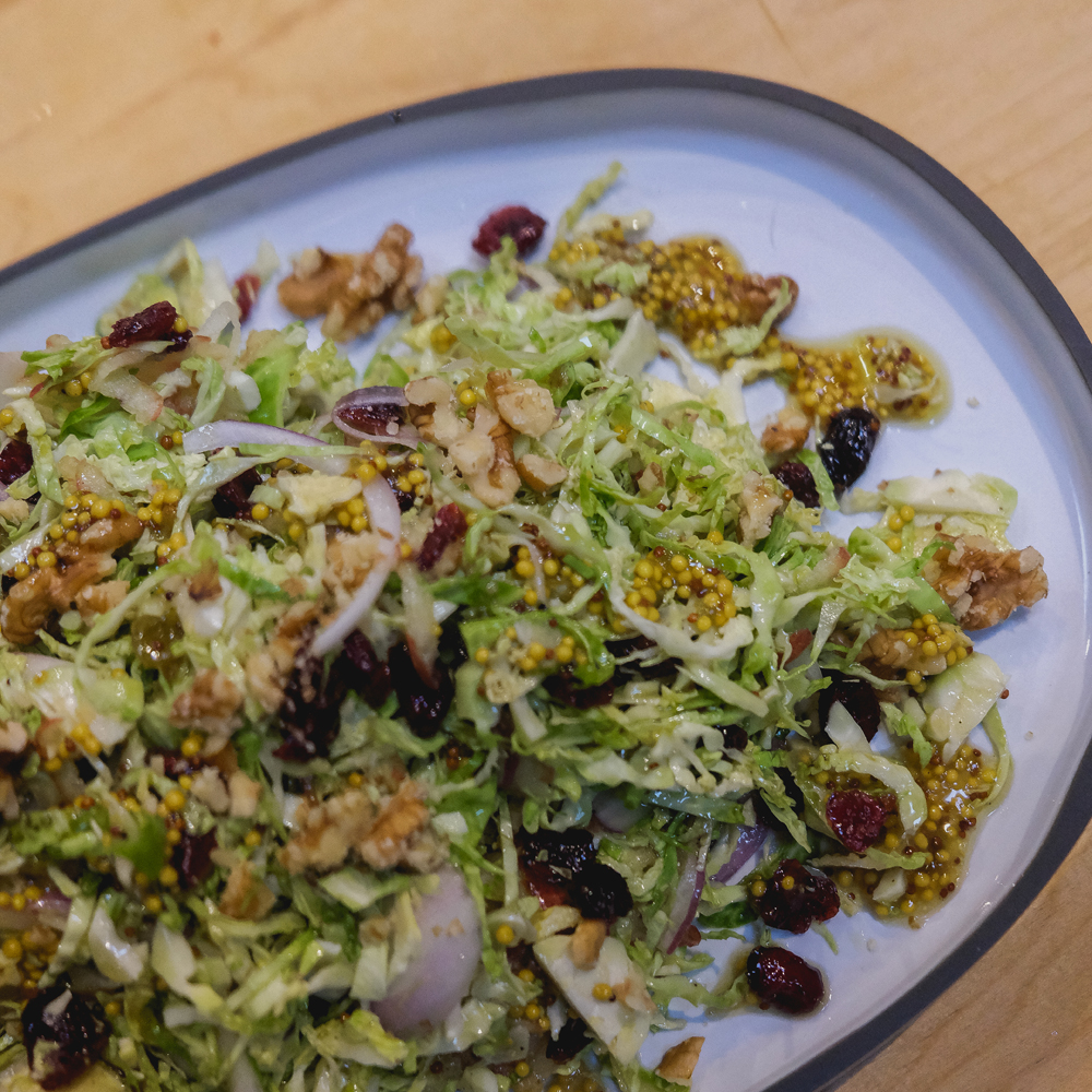 Brussels Sprouts and Apple Salad with POP 国产传媒果冻天美传媒怎么入职